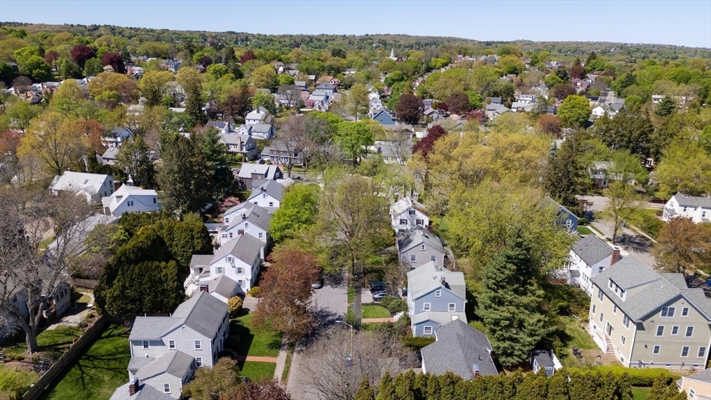 139 Dalton Road Belmont, MA 02478 - Photo 5 of 41 Gallery Image 5