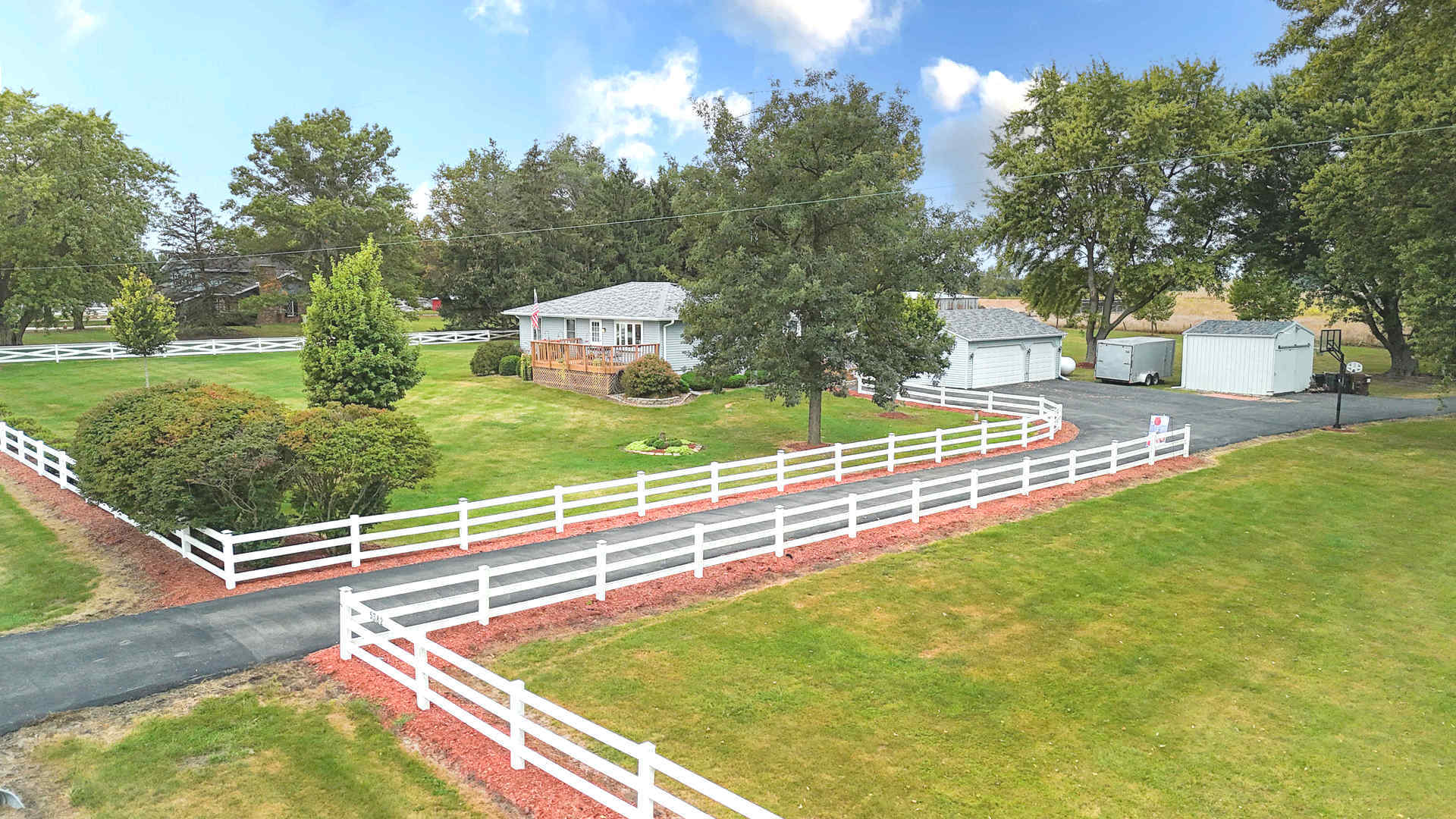 5382 South 2000W Road Chebanse, IL 60922 - Photo 2 of 54 a view of a tennis court