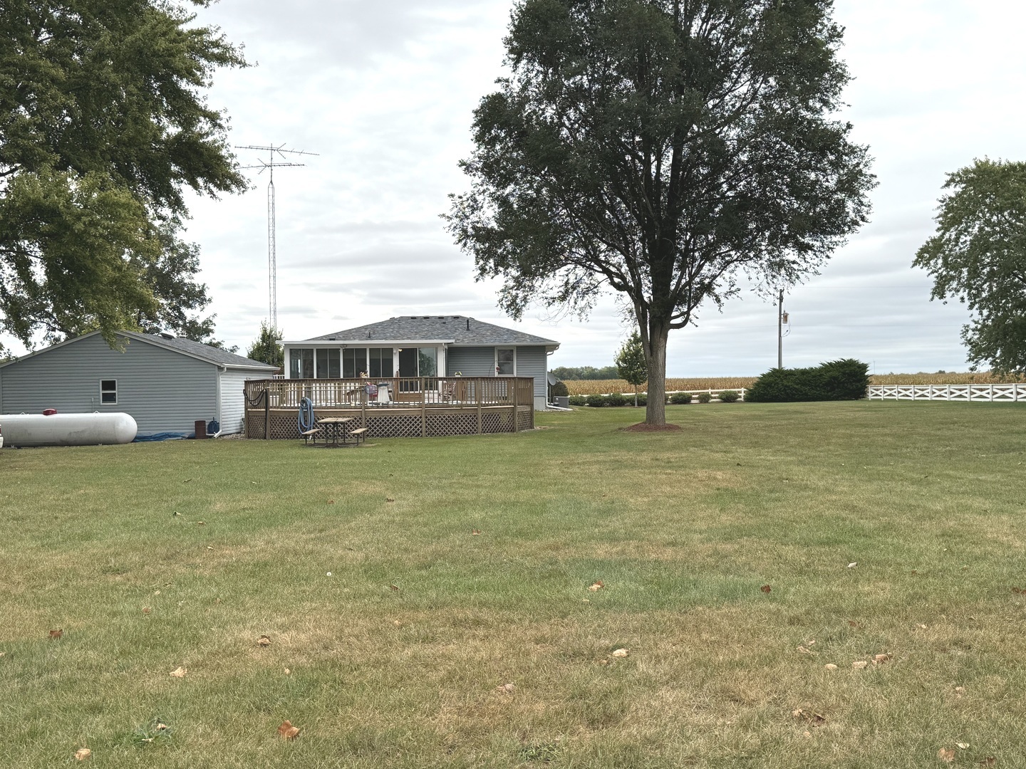 5382 South 2000W Road Chebanse, IL 60922 - Photo 50 of 54 a view of a house with a yard