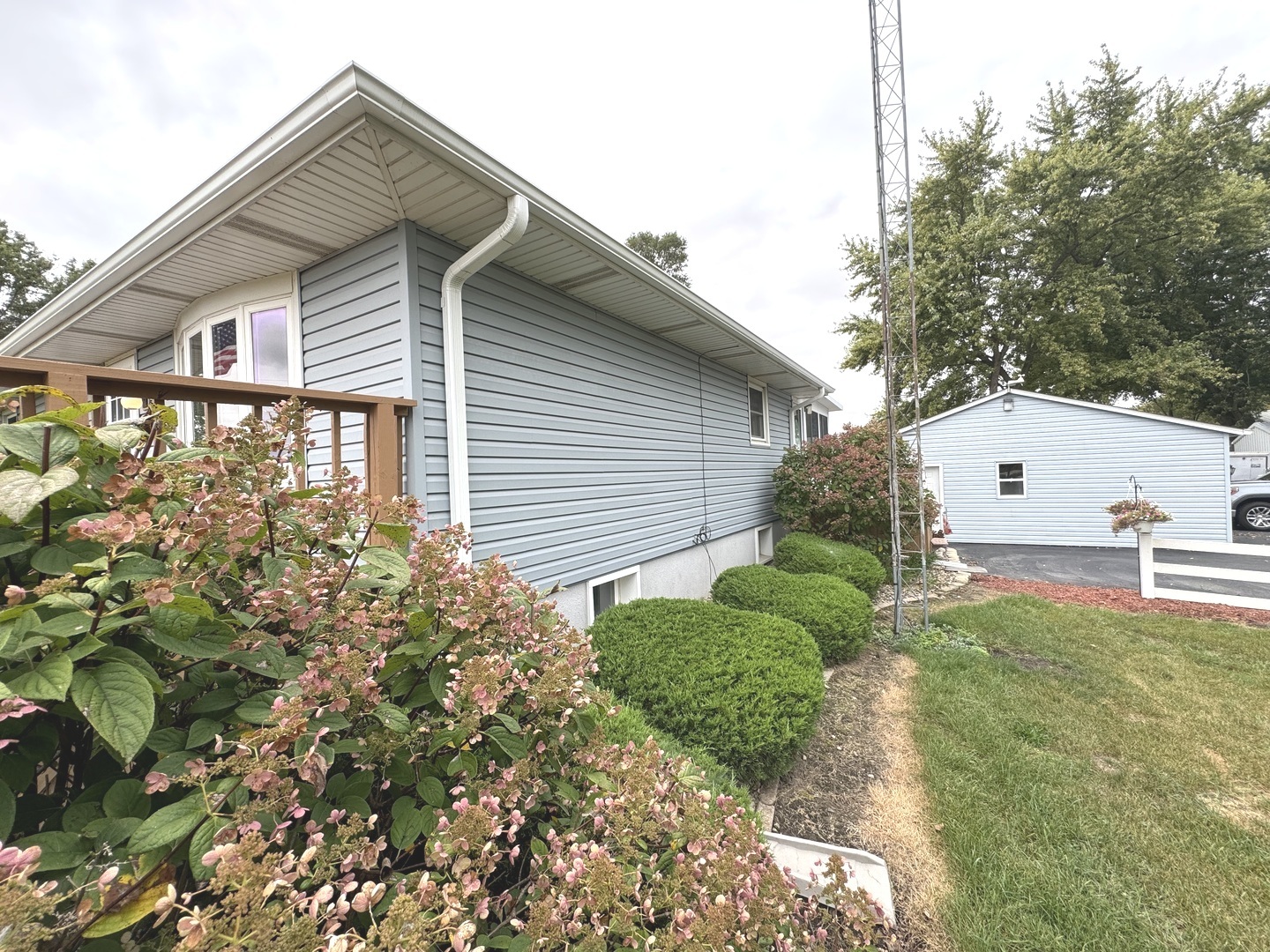 5382 South 2000W Road Chebanse, IL 60922 - Photo 54 of 54 a view of a house with a yard