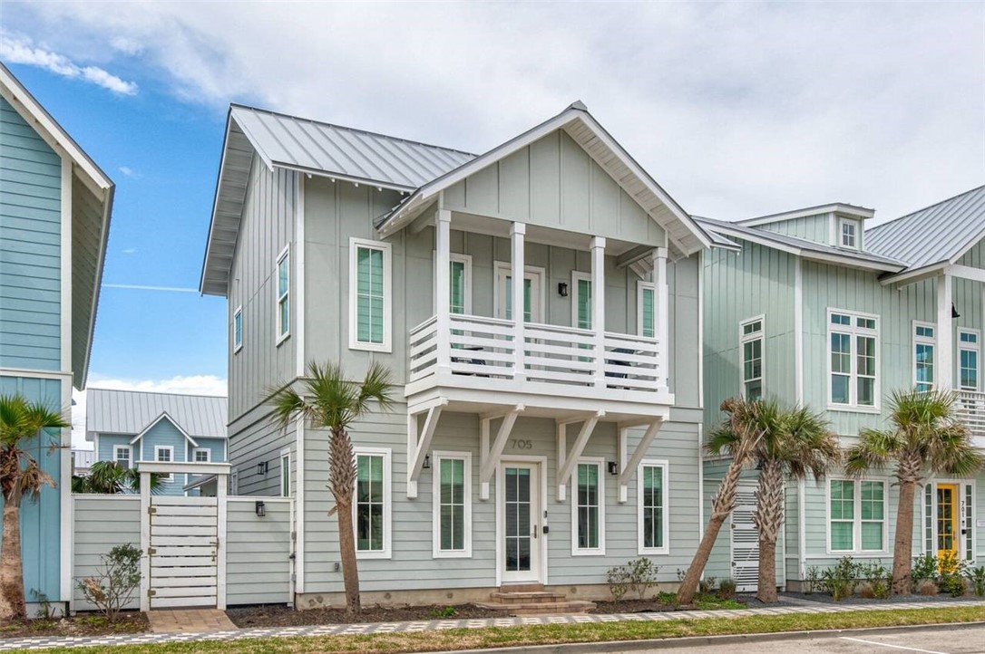 705 SUNRISE Ave  