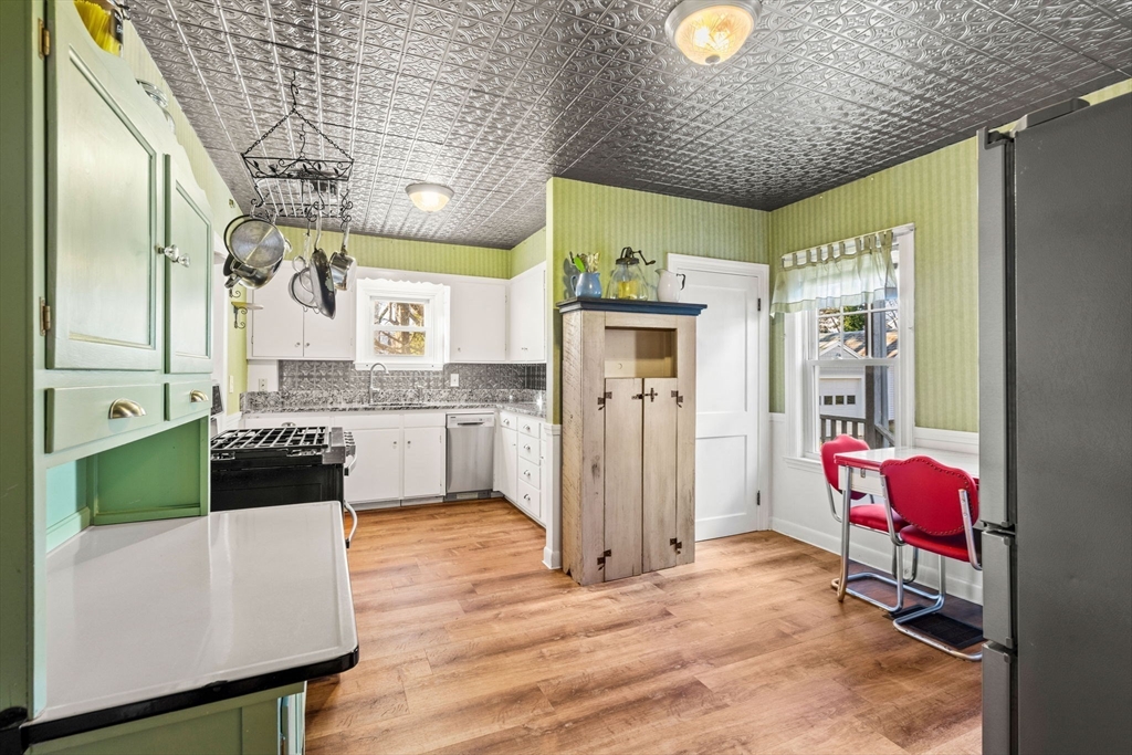 9 Larchmont Road Salem, MA 01970 - Photo 12 of 40 Gallery Image 12