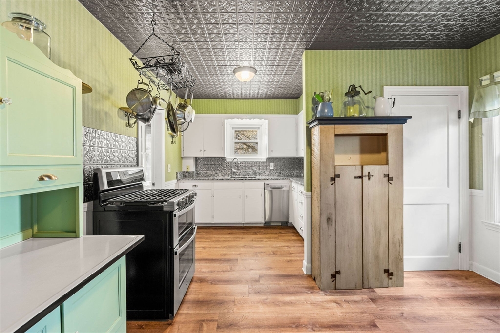 9 Larchmont Road Salem, MA 01970 - Photo 16 of 40 Gallery Image 16