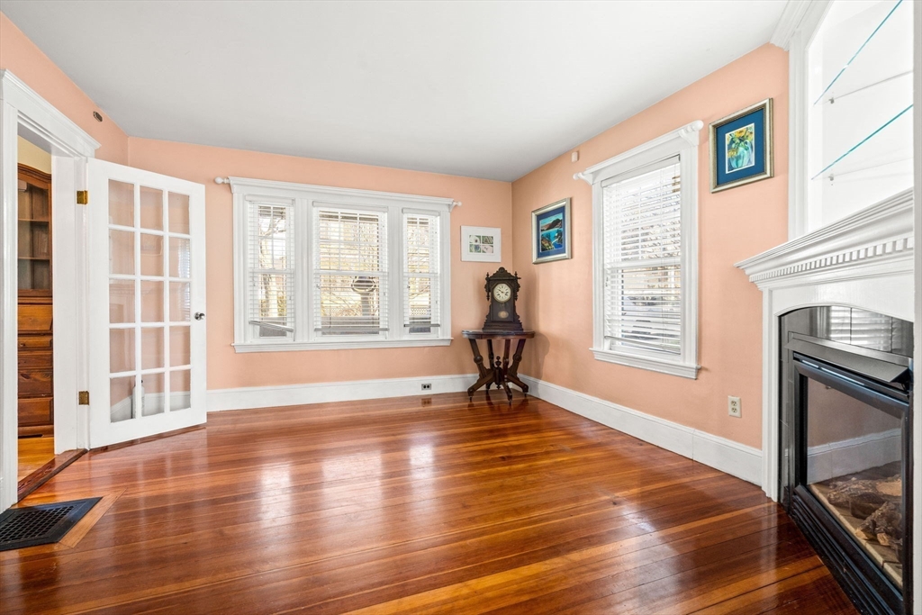 9 Larchmont Road Salem, MA 01970 - Photo 4 of 40 Gallery Image 4