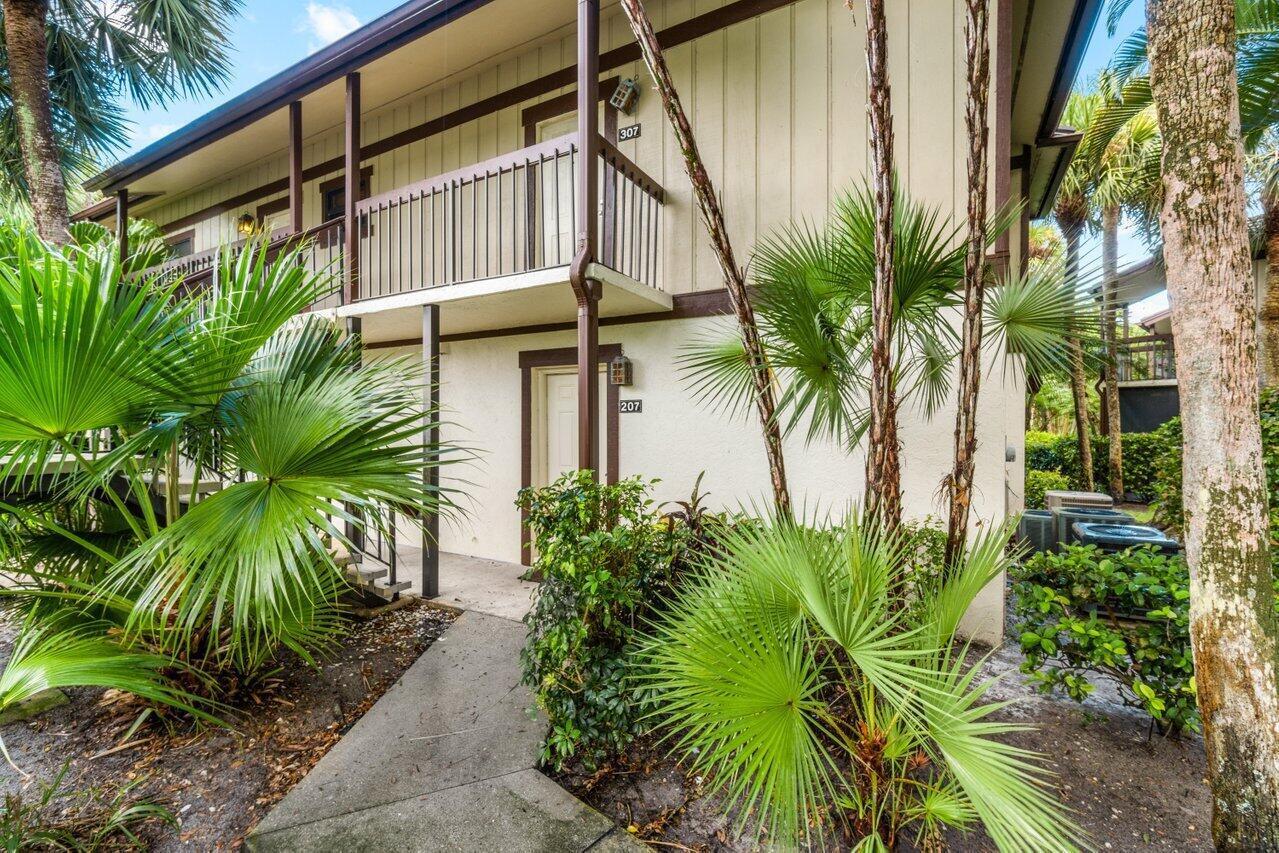 13334 Polo Club Road, Unit 206 Wellington, FL 33414 - Photo 37 of 52 003-13334PoloClubRoad-Wellington-FL-3341