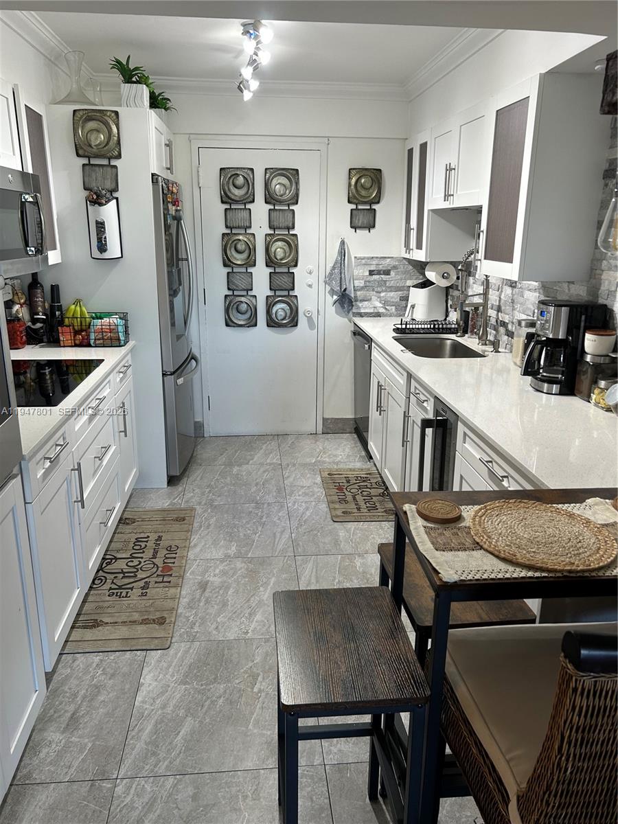 800 Northeast 195th Street, Unit 409 Miami, FL 33179 - Photo 5 of 44