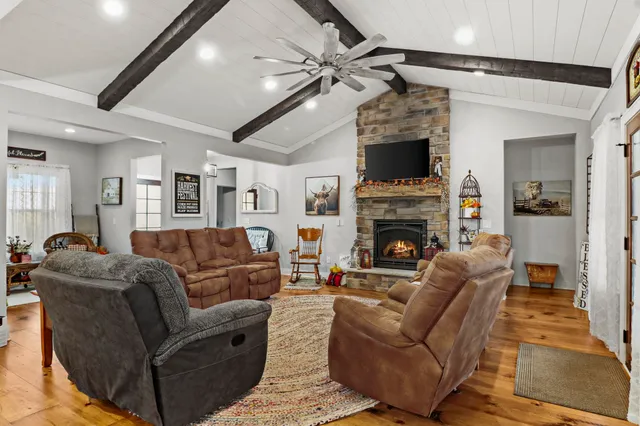 $989,500 | N7117 Black Creek Road, Princeton, WI 54968