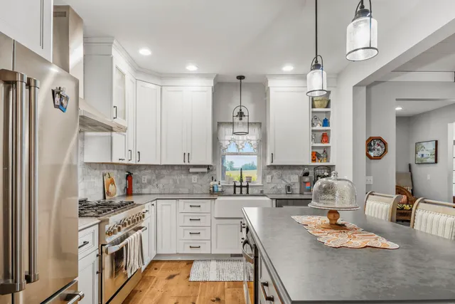 $989,500 | N7117 Black Creek Road, Princeton, WI 54968