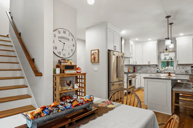 $989,500 | N7117 Black Creek Road, Princeton, WI 54968