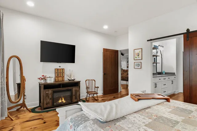 $989,500 | N7117 Black Creek Road, Princeton, WI 54968