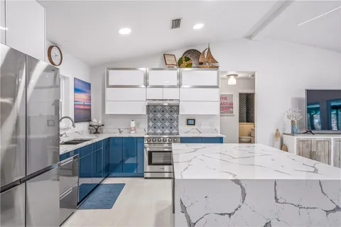 $949,900 | 670 Cypress Road, Vero Beach, FL 32963