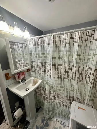 $80,000 | 902 East Oak Street, Taylorville, IL 62568