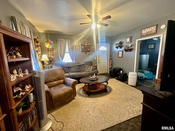 $80,000 | 902 East Oak Street, Taylorville, IL 62568