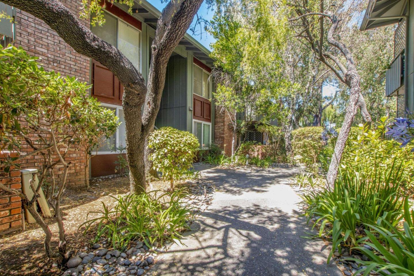 99 East Middlefield Road, Unit 17 Mountain View, CA 94043 - Photo 24 of 32 Gallery Image 24