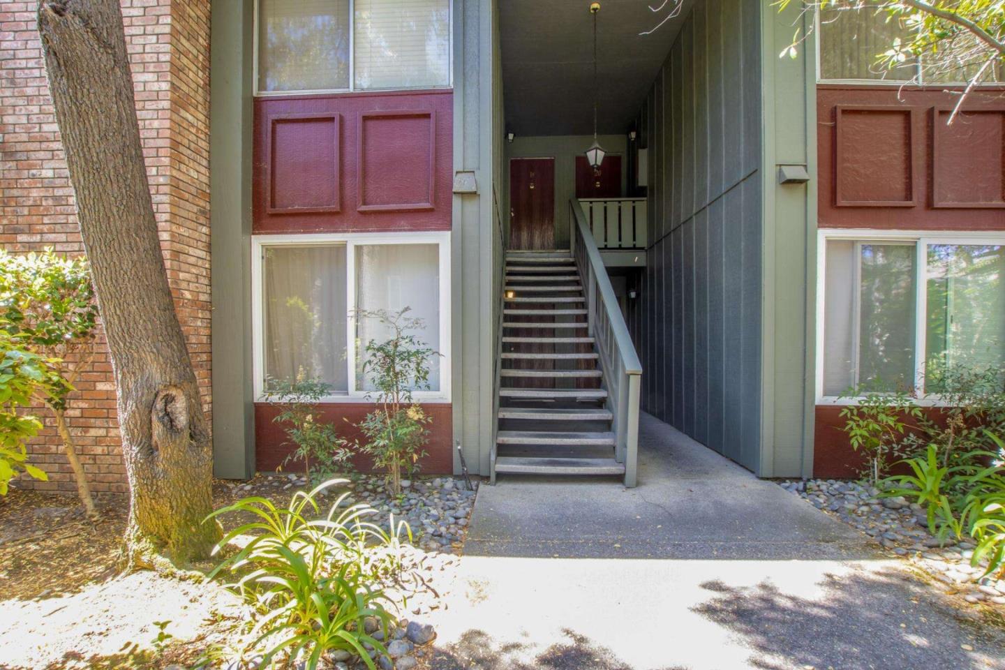 99 East Middlefield Road, Unit 17 Mountain View, CA 94043 - Photo 25 of 32 Gallery Image 25