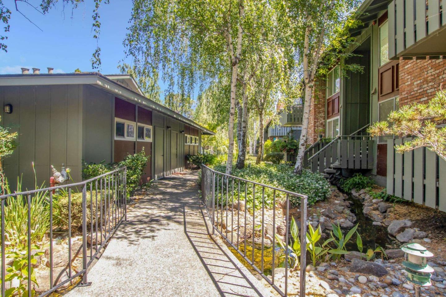 99 East Middlefield Road, Unit 17 Mountain View, CA 94043 - Photo 27 of 32 Gallery Image 27