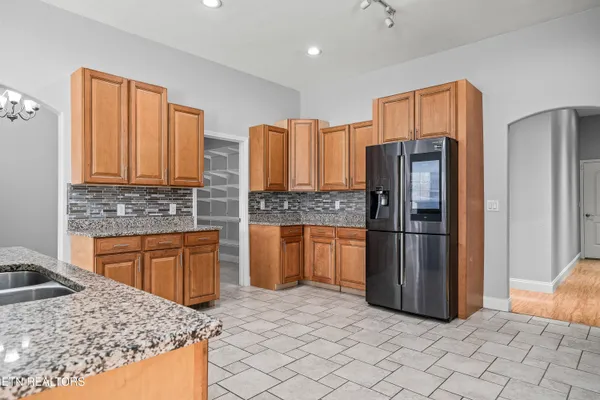 $899,900 | 39 North Riverview Lane, Crossville, TN 38555