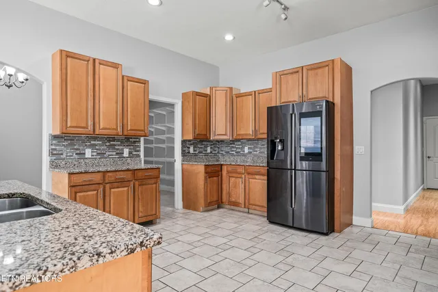 $899,900 | 39 North Riverview Lane, Crossville, TN 38555