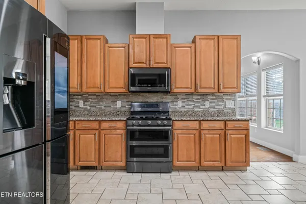 $899,900 | 39 North Riverview Lane, Crossville, TN 38555