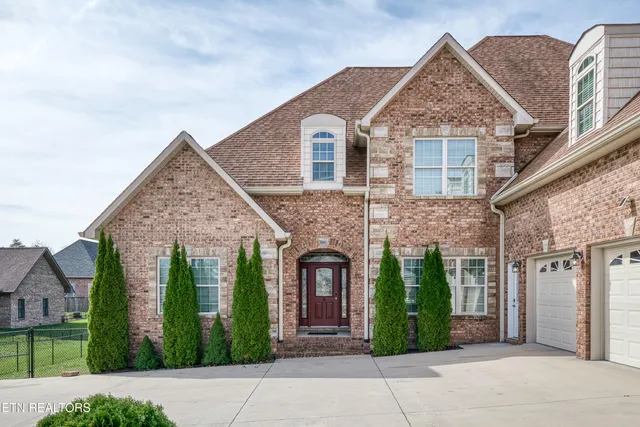 $899,900 | 39 North Riverview Lane, Crossville, TN 38555