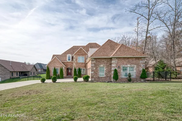 $899,900 | 39 North Riverview Lane, Crossville, TN 38555