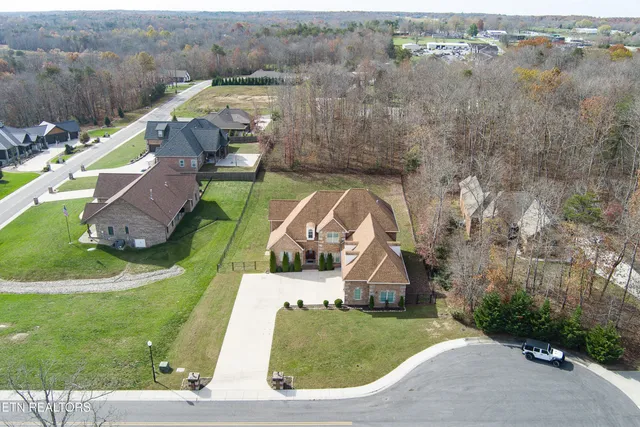 $899,900 | 39 North Riverview Lane, Crossville, TN 38555