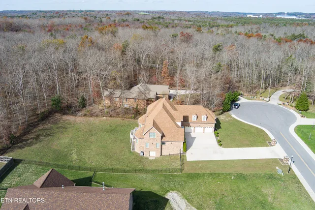 $899,900 | 39 North Riverview Lane, Crossville, TN 38555