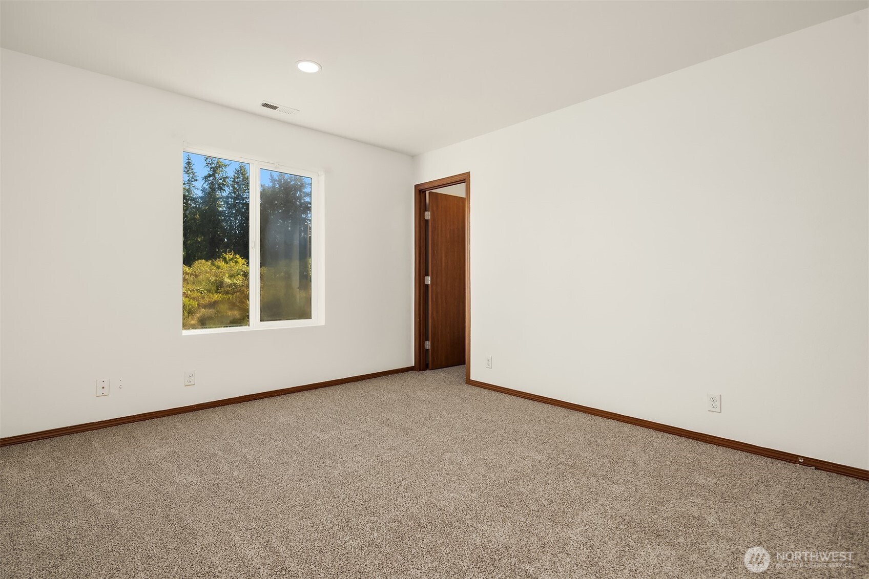 21353 Southeast 289th Way Kent, WA 98042 - Photo 26 of 40 an empty room with window