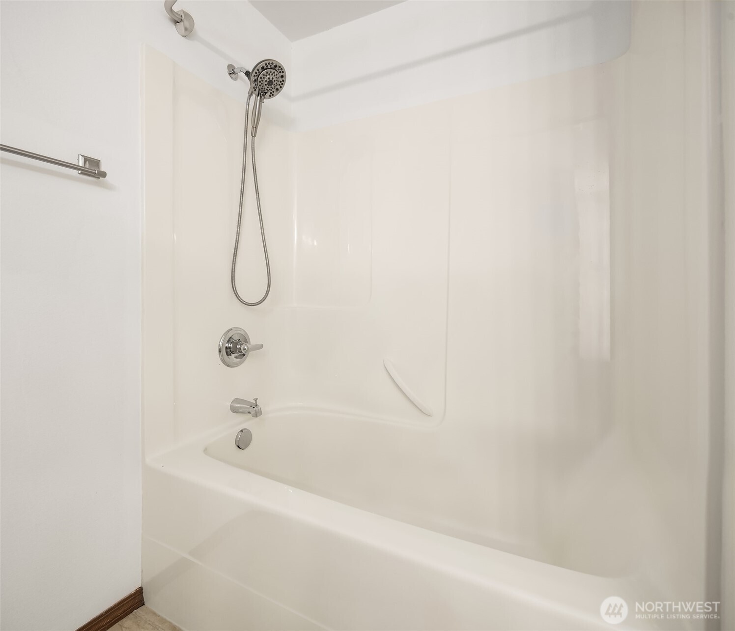 21353 Southeast 289th Way Kent, WA 98042 - Photo 33 of 40 a bathroom with a bath tub and a shower