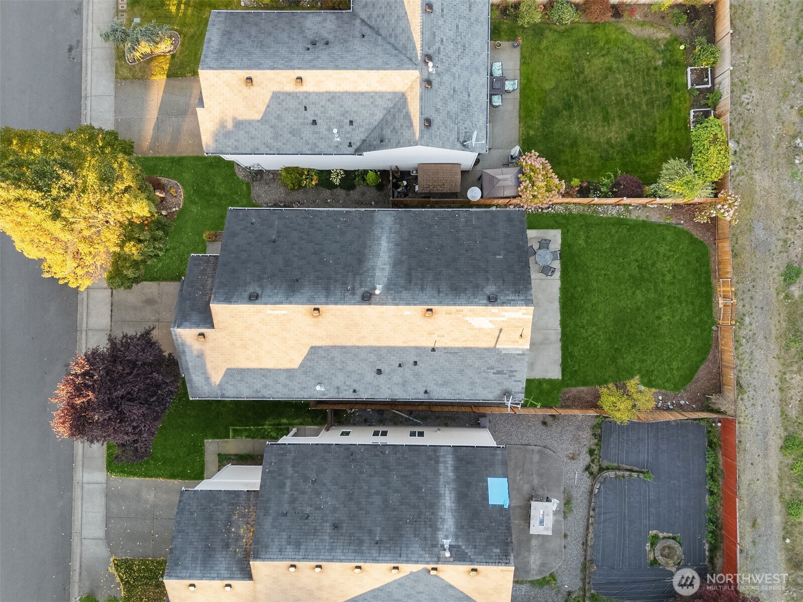 21353 Southeast 289th Way Kent, WA 98042 - Photo 38 of 40 an aerial view of a house with a garden
