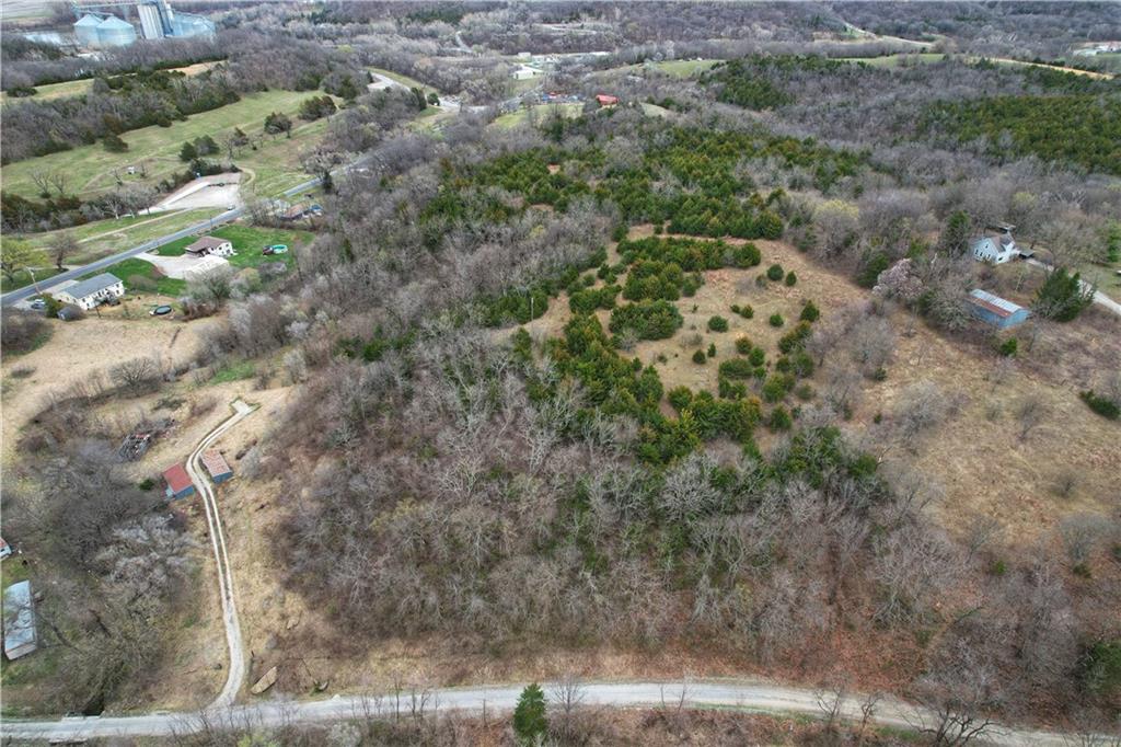 6898 Sherman Road Atchison, KS 66002 - Photo 2 of 9