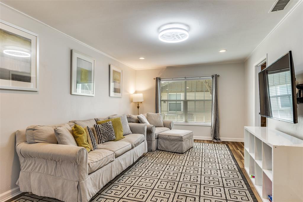 11021 Cactus Lane Dallas, TX 75238 - Photo 4 of 26