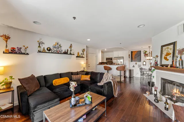 $485,000 | 5744 Oak Bend Lane, Unit 108, Oak Park, CA 91377