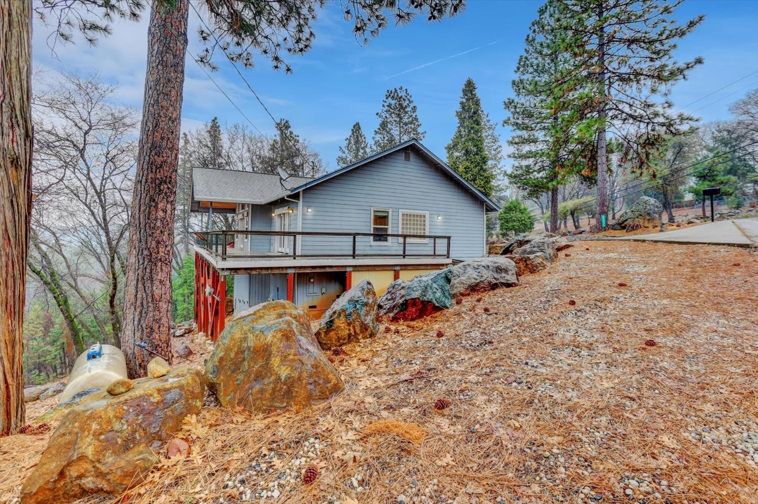 17036 Alice Way Grass Valley, CA 95949 - Photo 49 of 58 a view of a house with a patio
