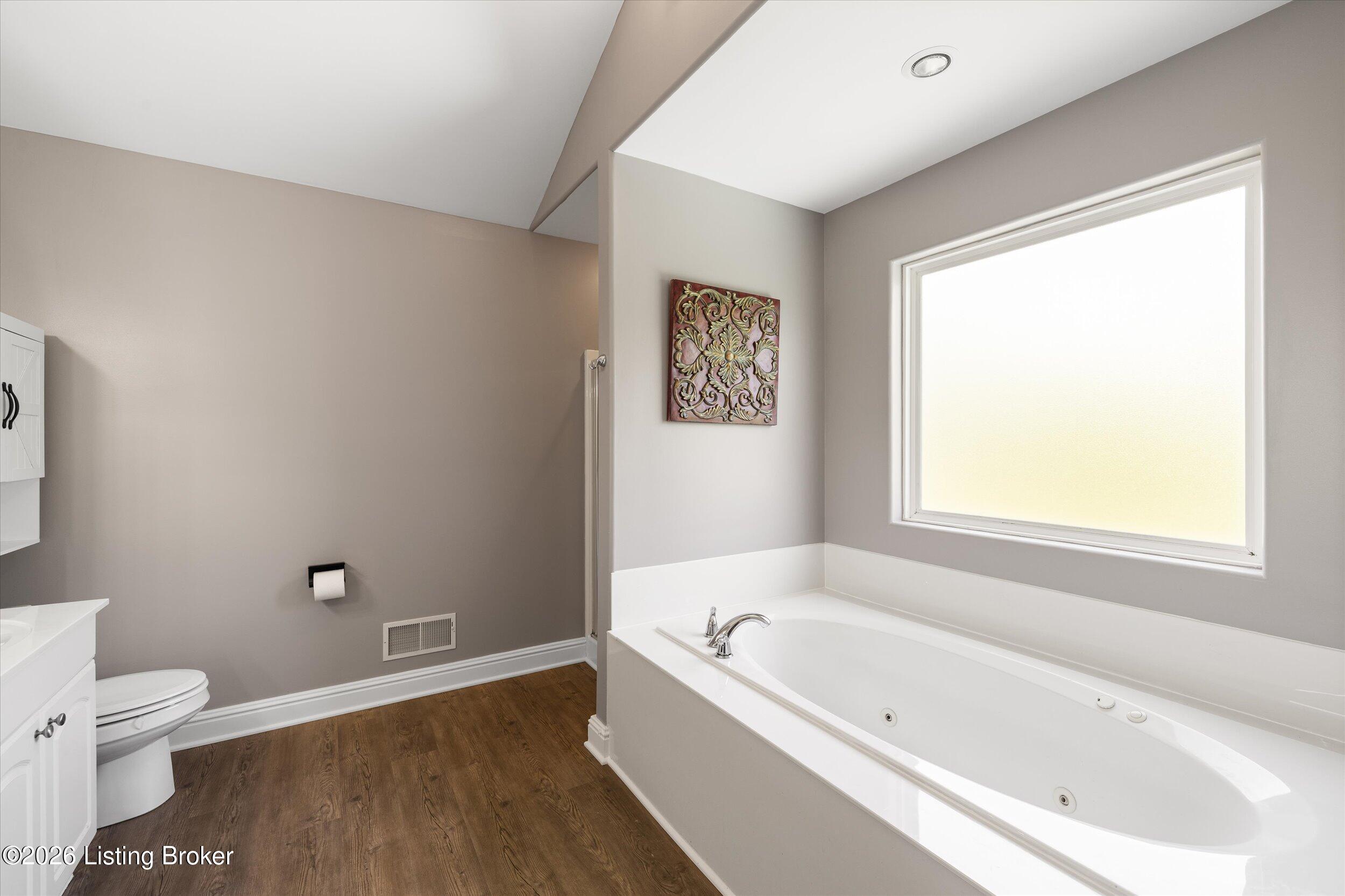 6908 Colton Road Crestwood, KY 40014 - Photo 22 of 59 Nice Size Bath with Natural Lighting