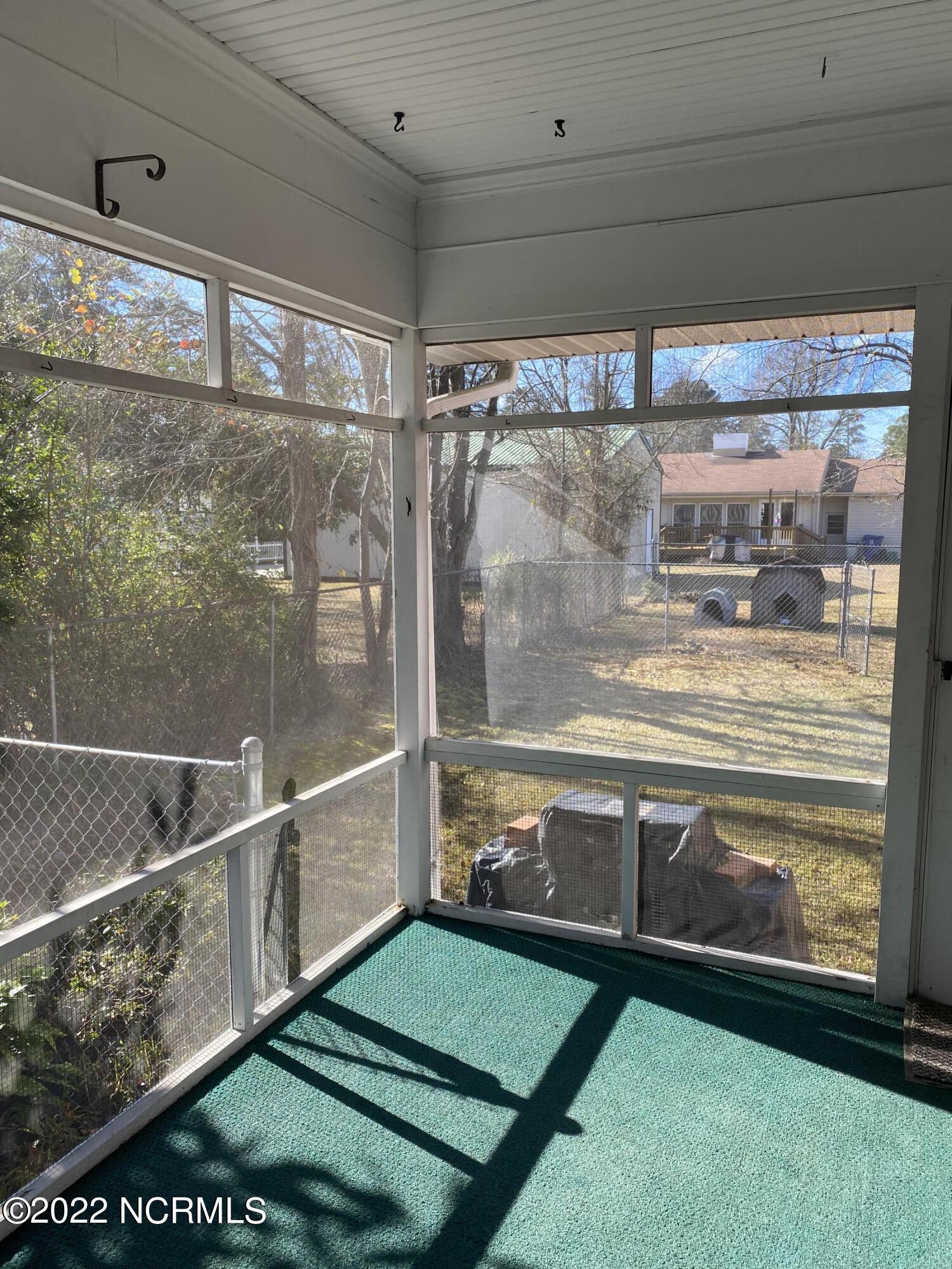 2404 Carey Road Kinston, NC 28504 - Photo 3 of 30 003interior patio