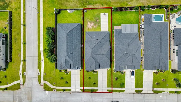 $515,000 | 1354 Knollbridge Pt Lane, Pinehurst, TX 77362