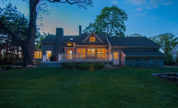 2 Ardsley Road Longmeadow, MA 01106 - Photo 5 of 30 a front view of a house with a yard