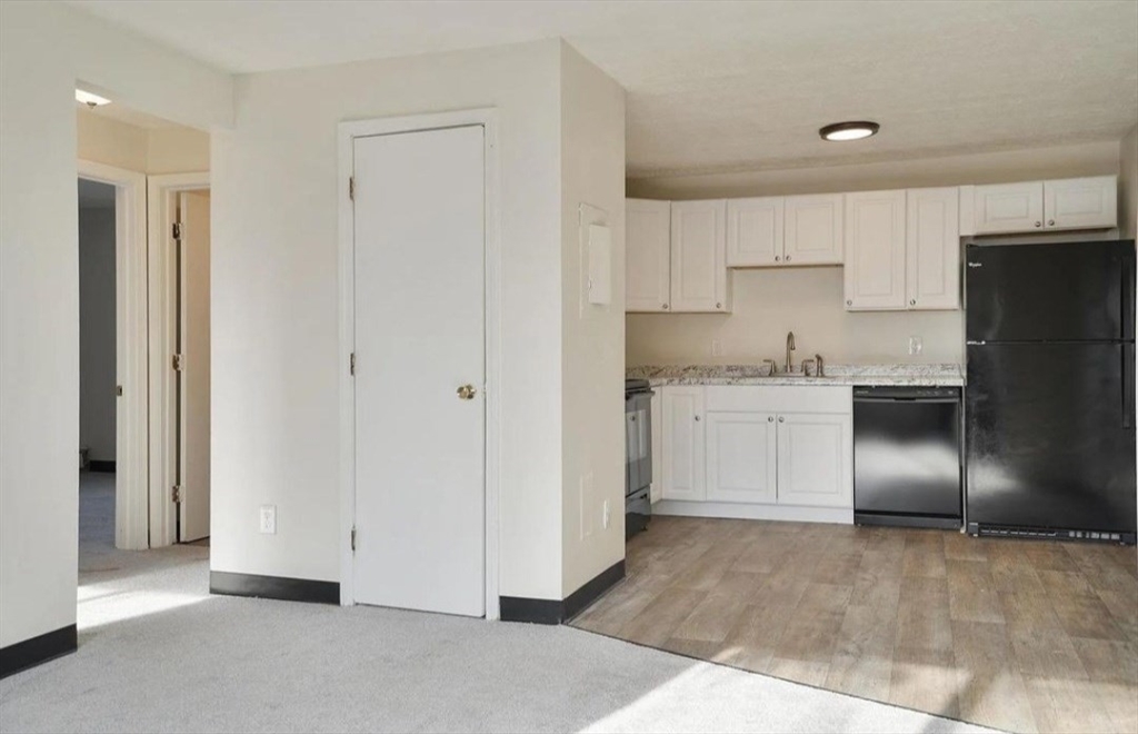 35 Log Street, Unit 3D Manchester, NH 03102 - Photo 2 of 8