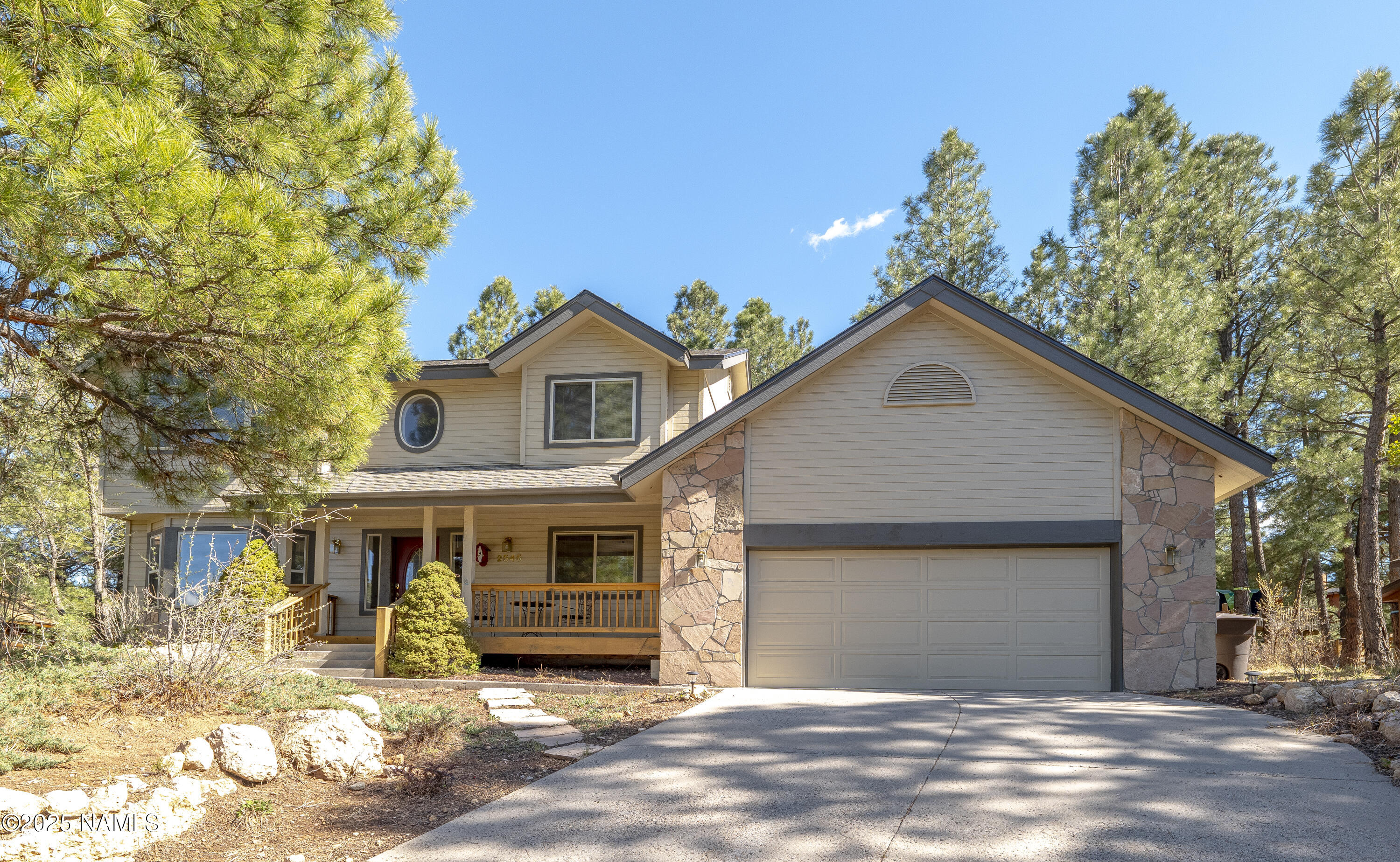 2545 North Broken Circle Road Flagstaff, AZ 86004 - Photo 2 of 29 Front of home