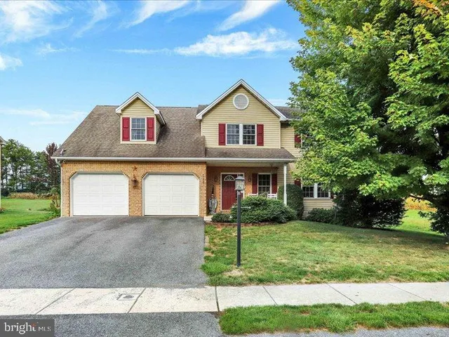 $375,000 | 118 Baker And Russell Drive, Shippensburg, PA 17257