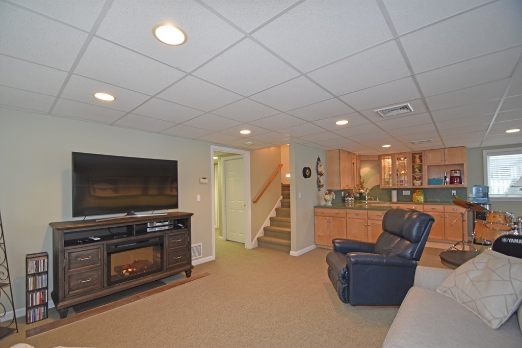 23 Valley Road Sturbridge, MA 01566 - Photo 17 of 28 Gallery Image 17