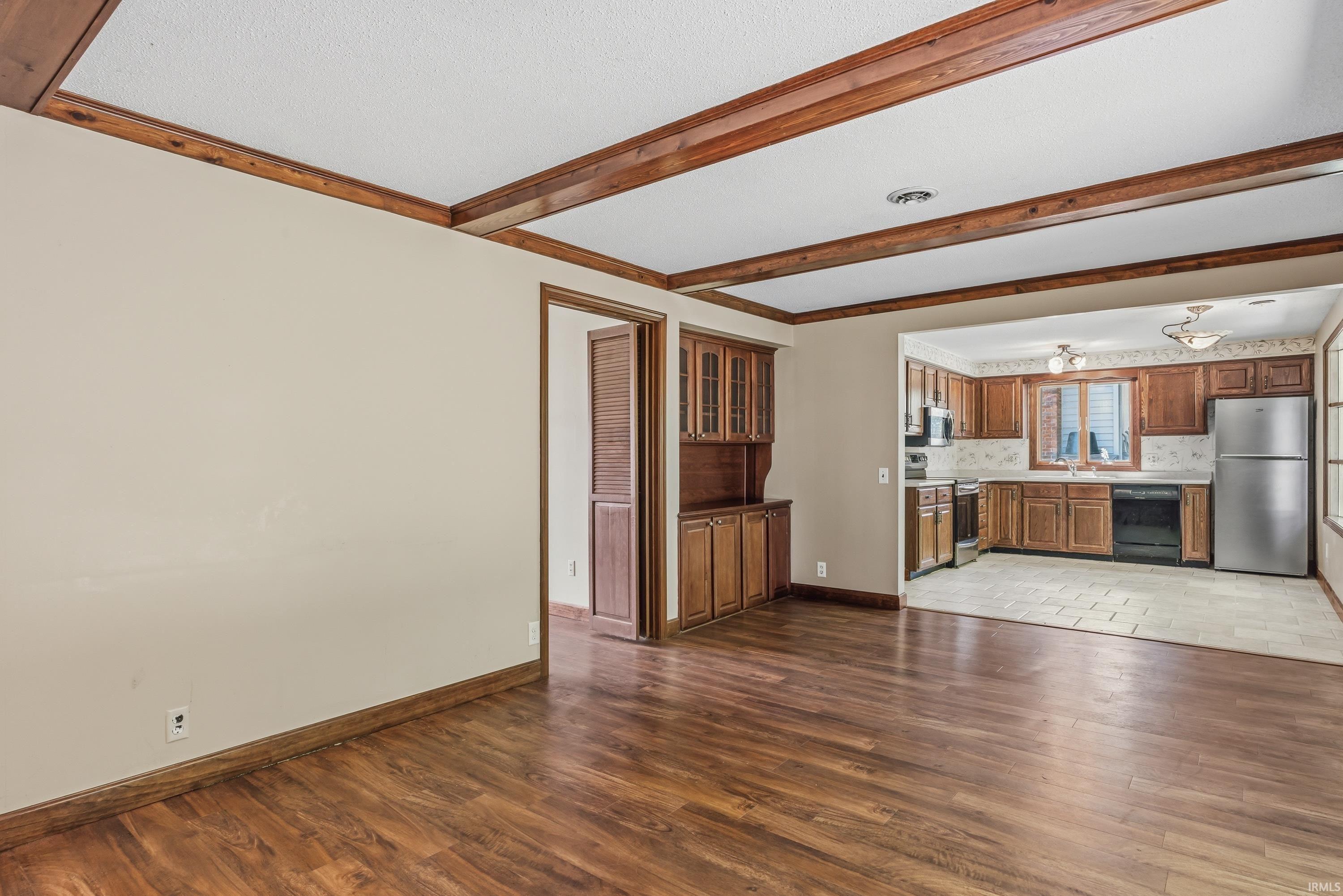 6711 Rockingham Drive Fort Wayne, IN 46835 - Photo 7 of 31