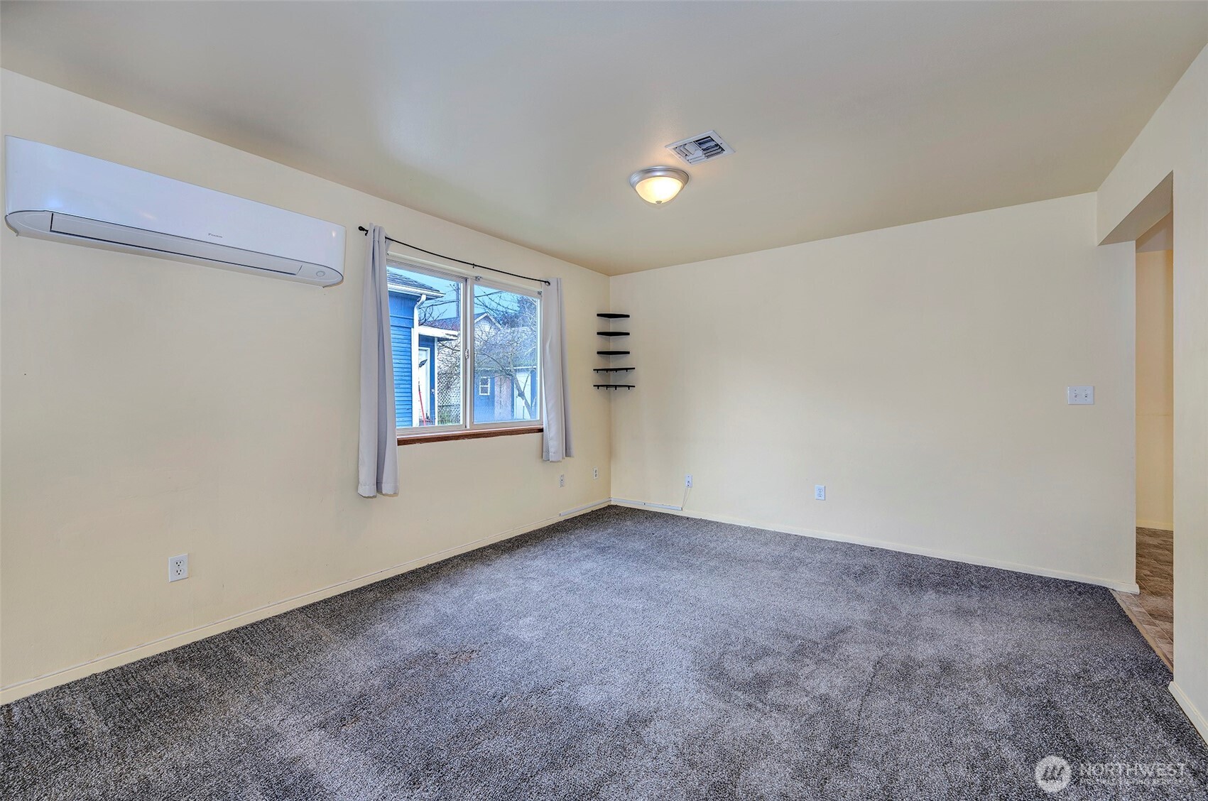 2707 18th Street Everett, WA 98201 - Photo 5 of 18