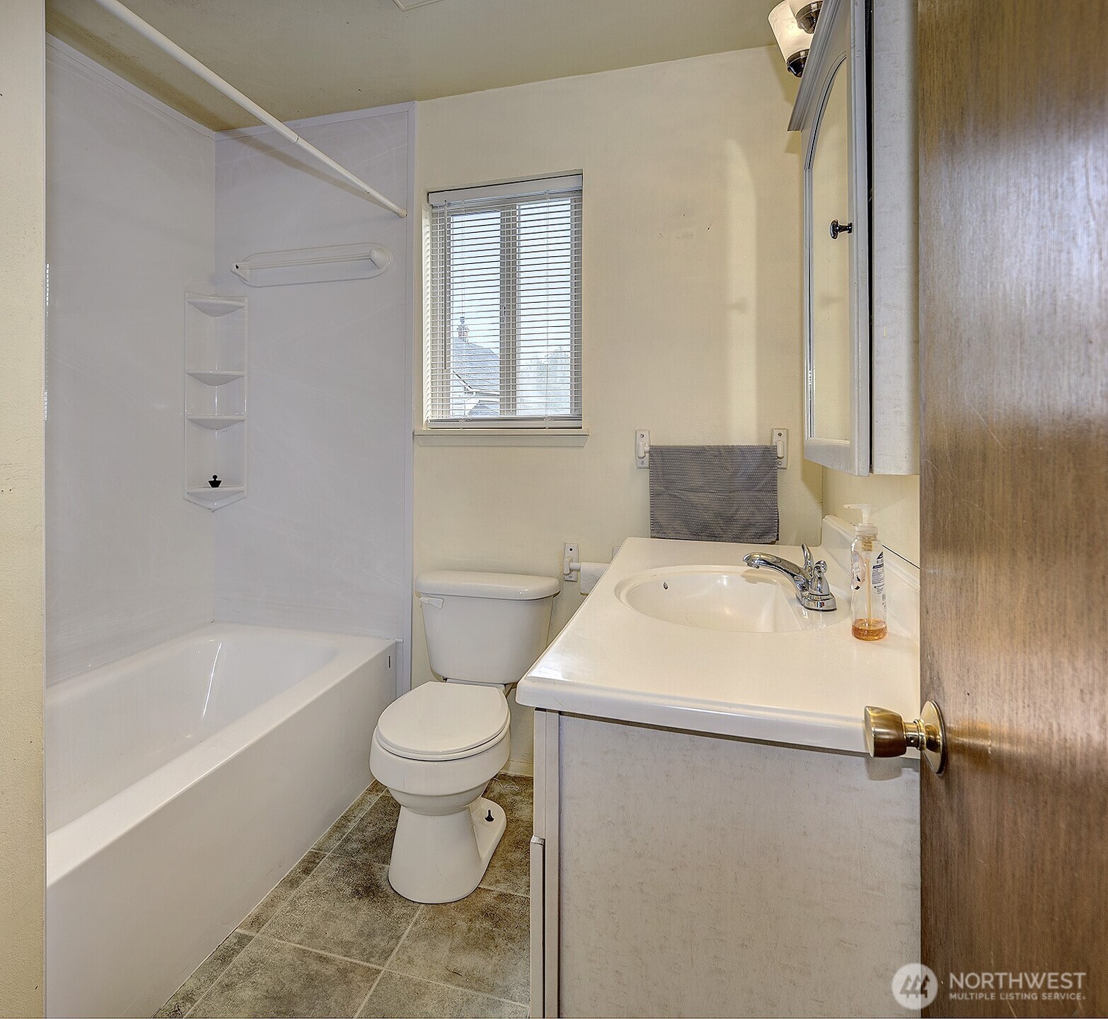 2707 18th Street Everett, WA 98201 - Photo 10 of 18