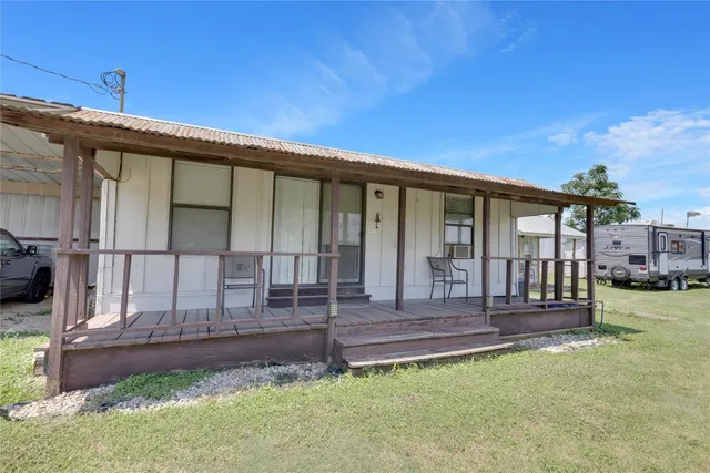 $599,000 | 18700 San Marcos Highway, Martindale, TX 78655