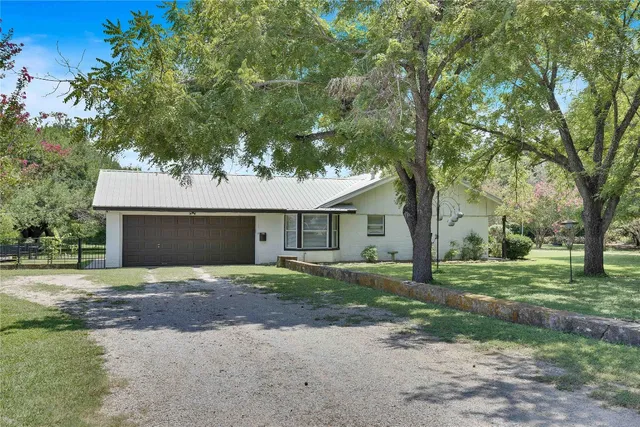 $599,000 | 18700 San Marcos Highway, Martindale, TX 78655