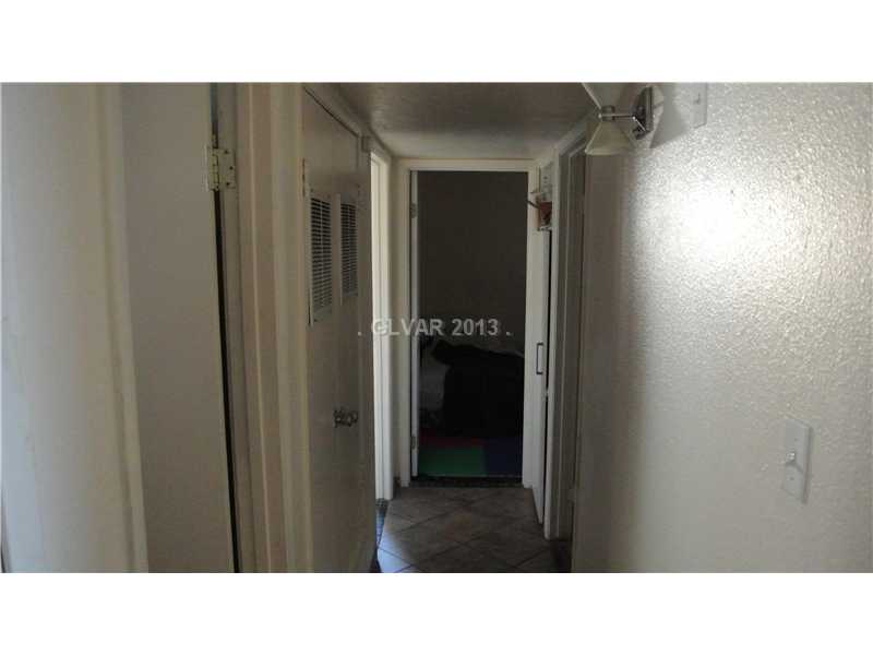 154 Ivy Street Henderson, NV 89015 - Photo 5 of 13 Interior Space/Layout.