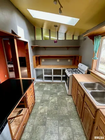 $75,000 | 223 Hardin Avenue, Jacksonville, IL 62650