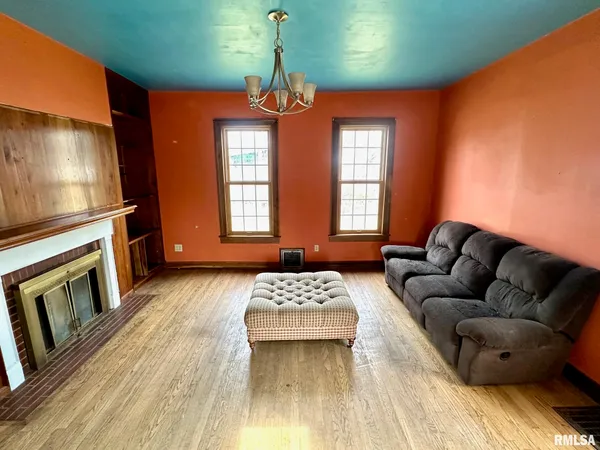 $75,000 | 223 Hardin Avenue, Jacksonville, IL 62650